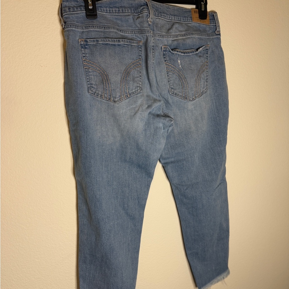 Hollister Light Wash Distressed Skinny Jeans - Picture 3 of 3